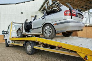 Read more about the article The Role of Flatbed Towing in the Recovery of Non-Running or Immobilized Vehicles